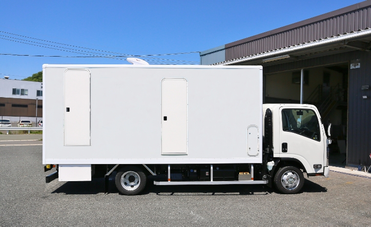 自走式仮設トイレカー:大型