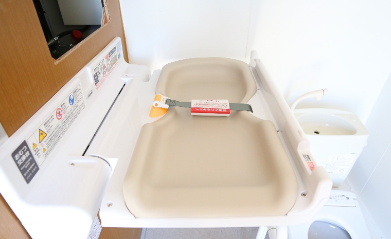 自走式仮設トイレカー：マルチ