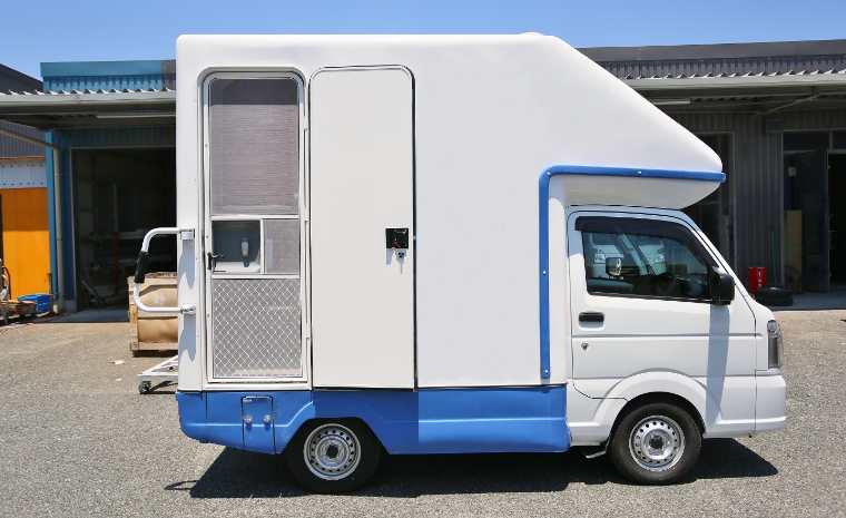 自走式仮設トイレカー：セパレート