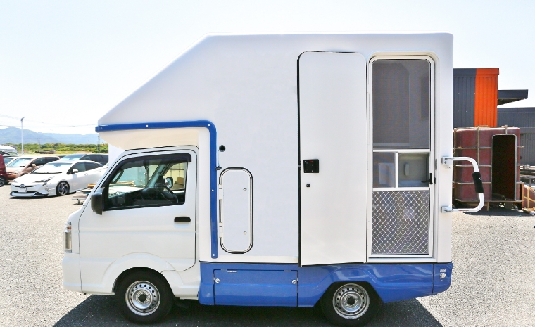 自走式仮設トイレカー：セパレート